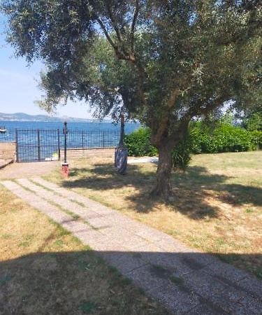 Independent Villa With Private Beach On The Lake Bracciano  Exterior photo