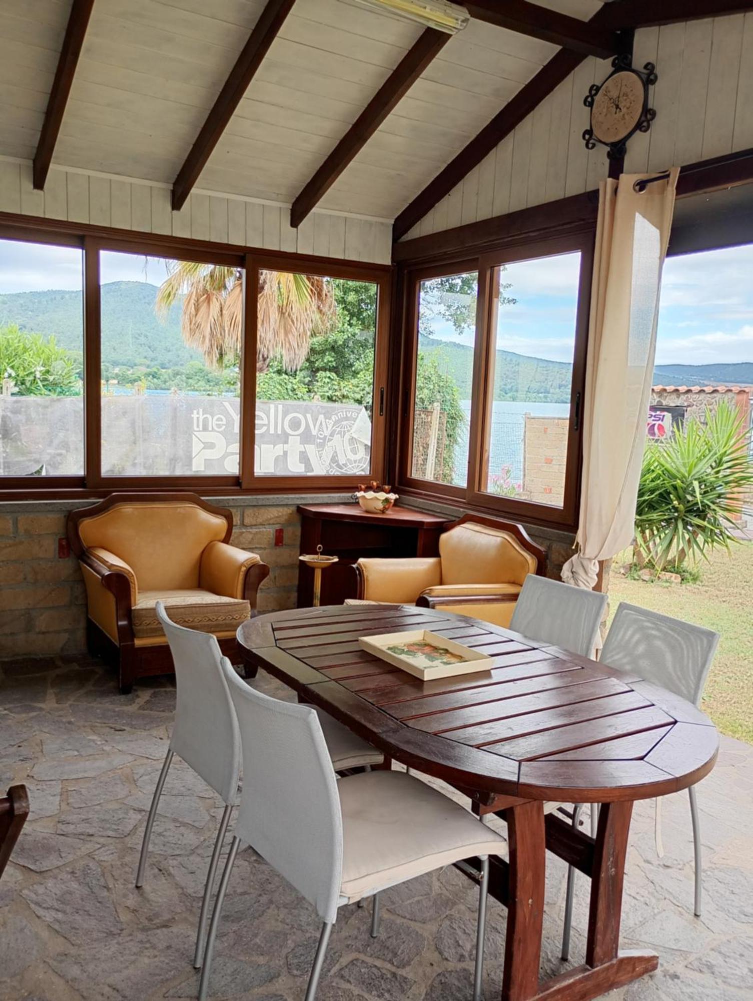 Independent Villa With Private Beach On The Lake Bracciano  Exterior photo