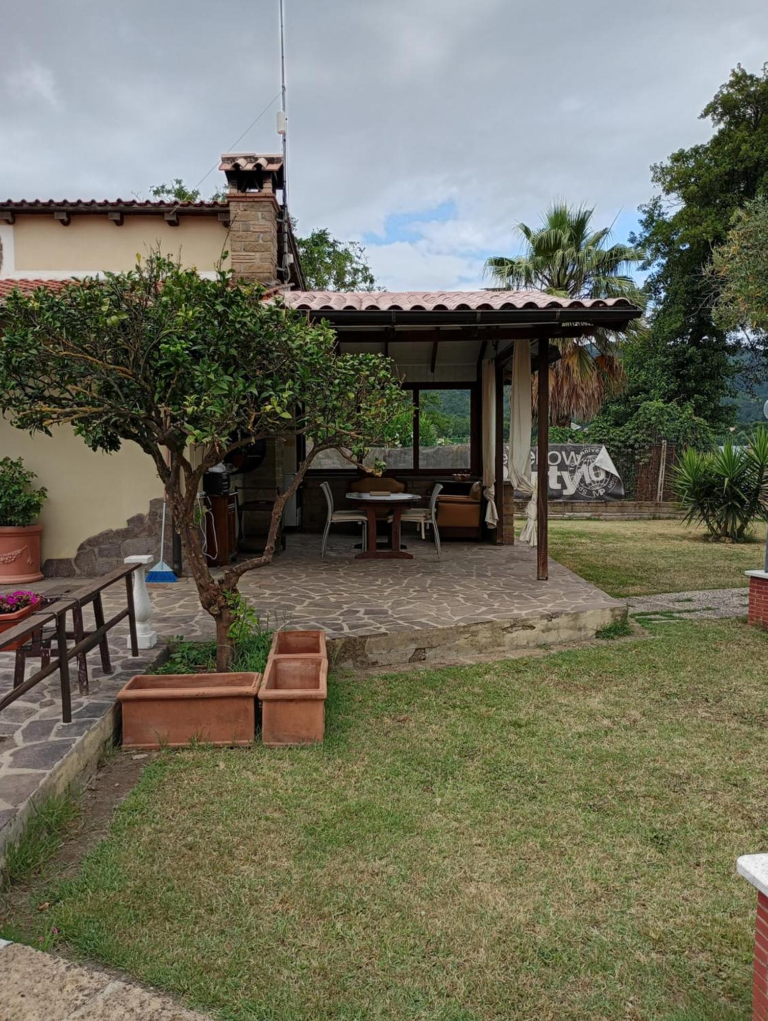 Independent Villa With Private Beach On The Lake Bracciano  Exterior photo